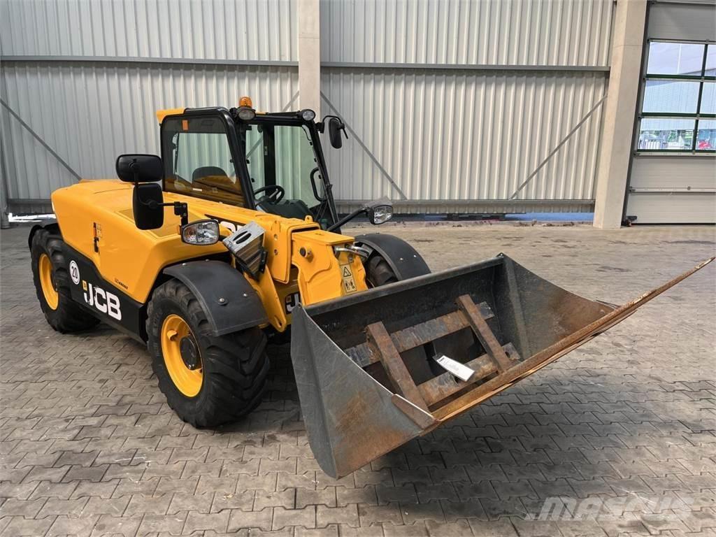 JCB 525-60 Hi Viz Telehandlers for Agriculture