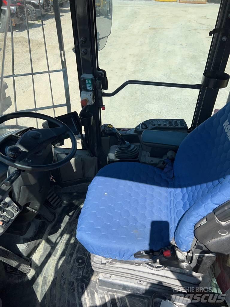 Komatsu WA 270-8 Wheel Loaders