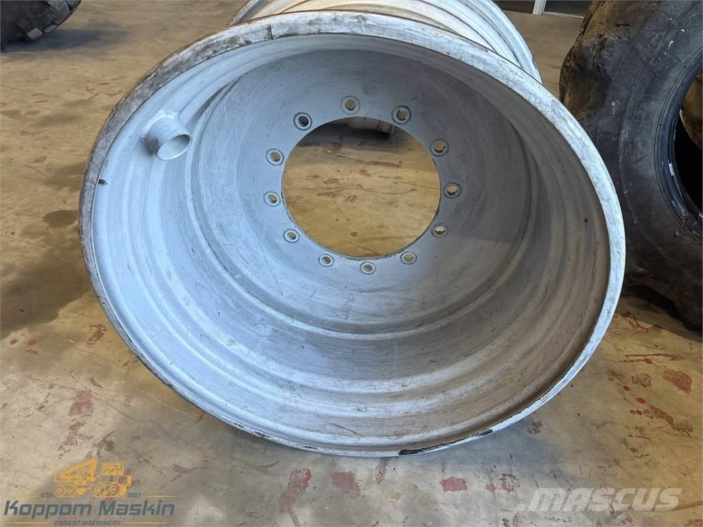 Komatsu 931 23x34 Tires, wheels and rims