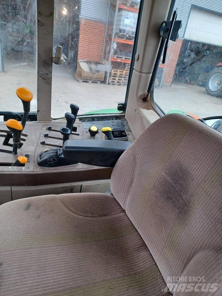 John Deere 6220 Tractors