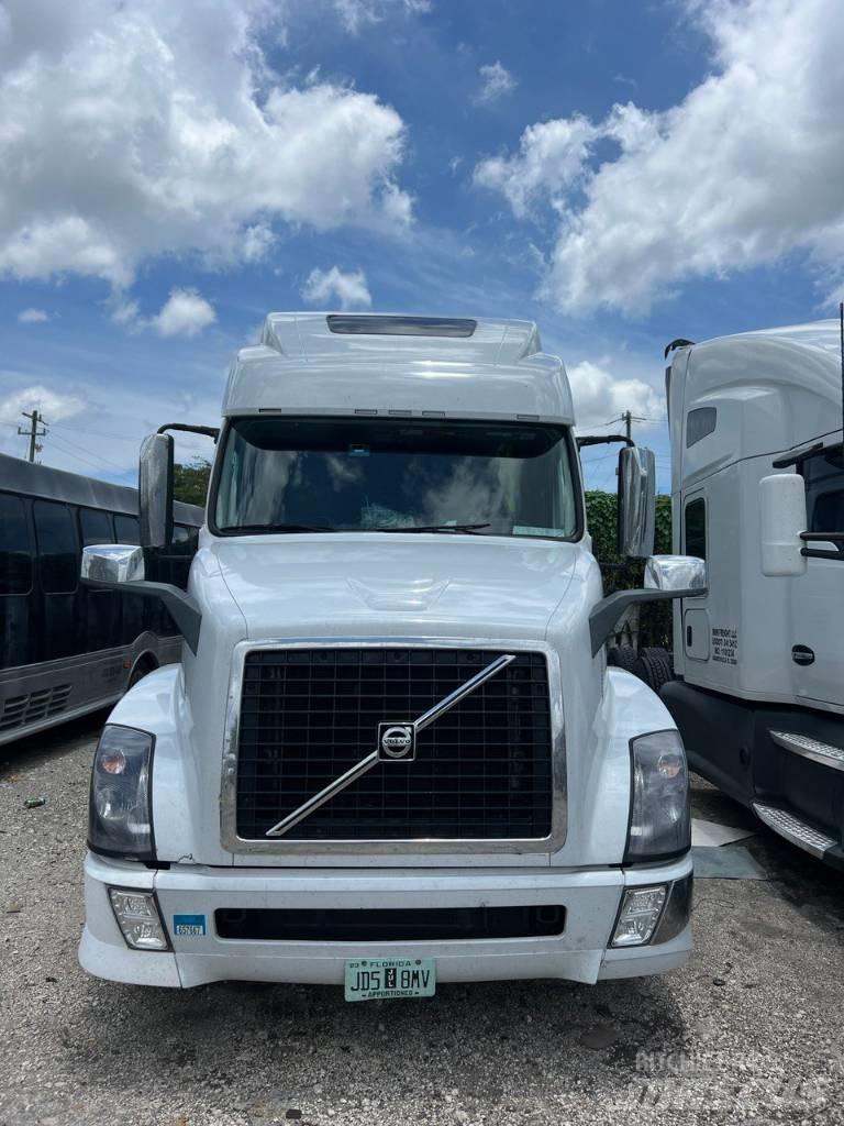 Volvo VNL 780 Conventional Trucks / Tractor Trucks