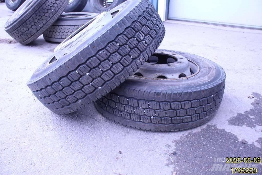  Entreprenad Däck Tires, wheels and rims