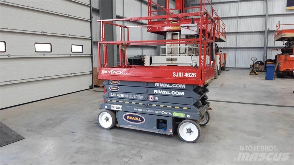 SkyJack SJIII4626 Scissor Lifts