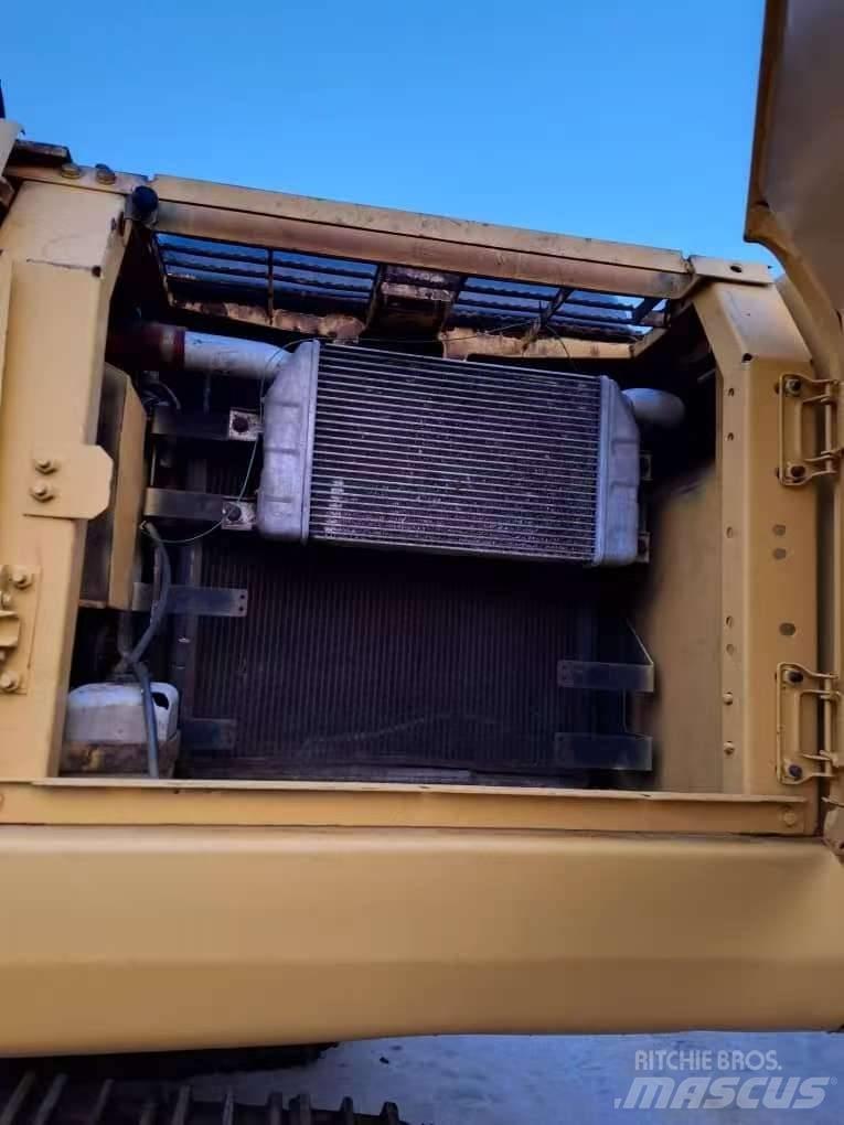 Komatsu PC 200-7 Crawler Excavators