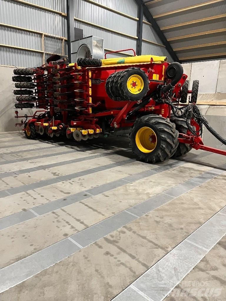 Väderstad Rapid 600c Farm Drills