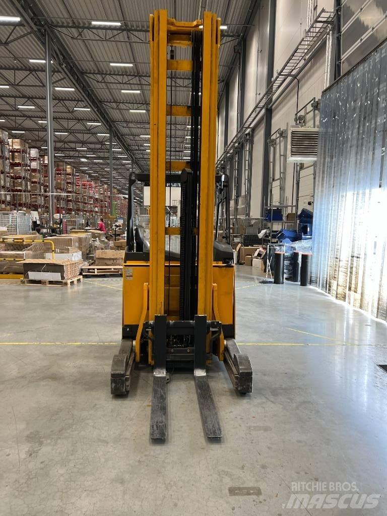 Jungheinrich ETV 214 Reach trucks