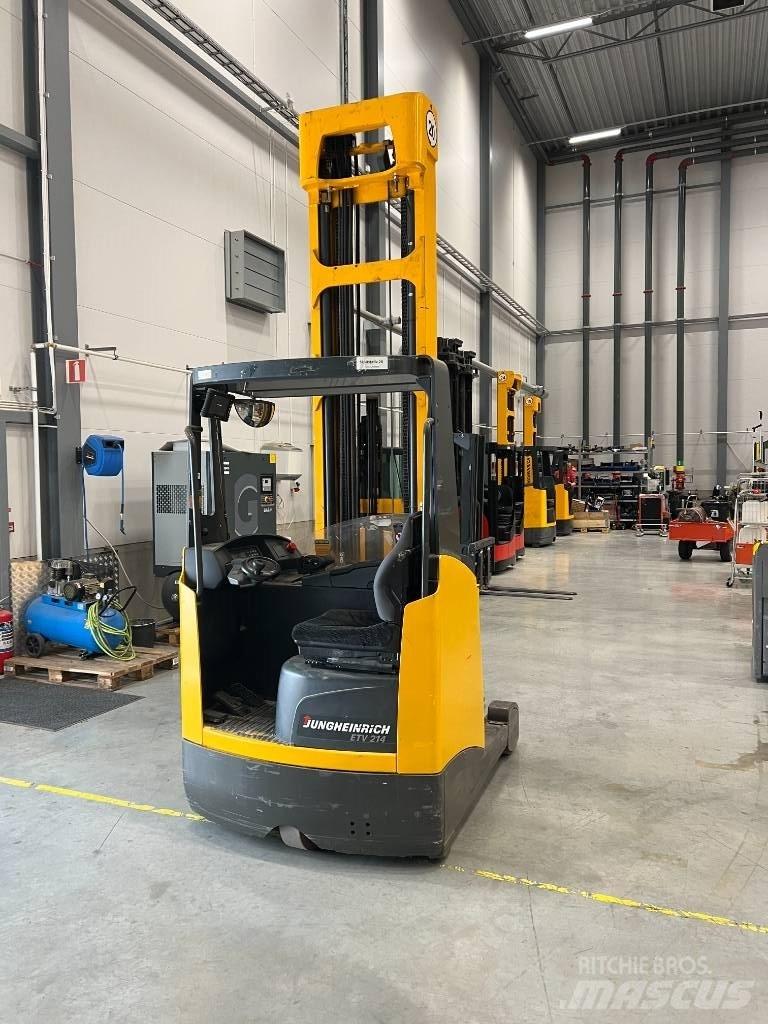Jungheinrich ETV 214 Reach trucks