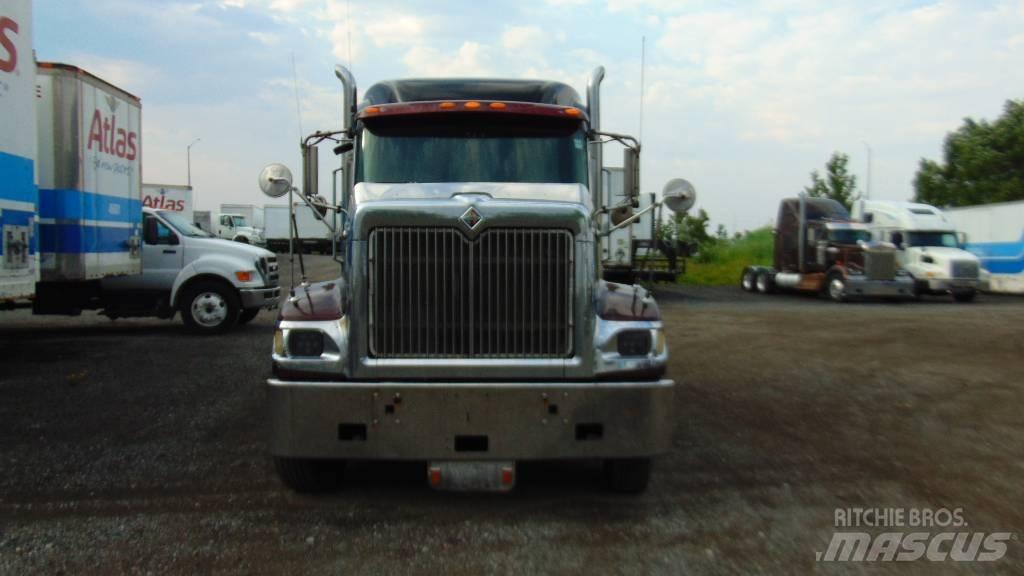 International 9900 i Conventional Trucks / Tractor Trucks