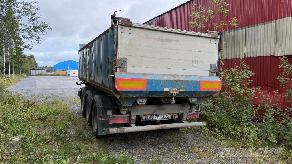 M & V Trippelkärra Dump Trailers