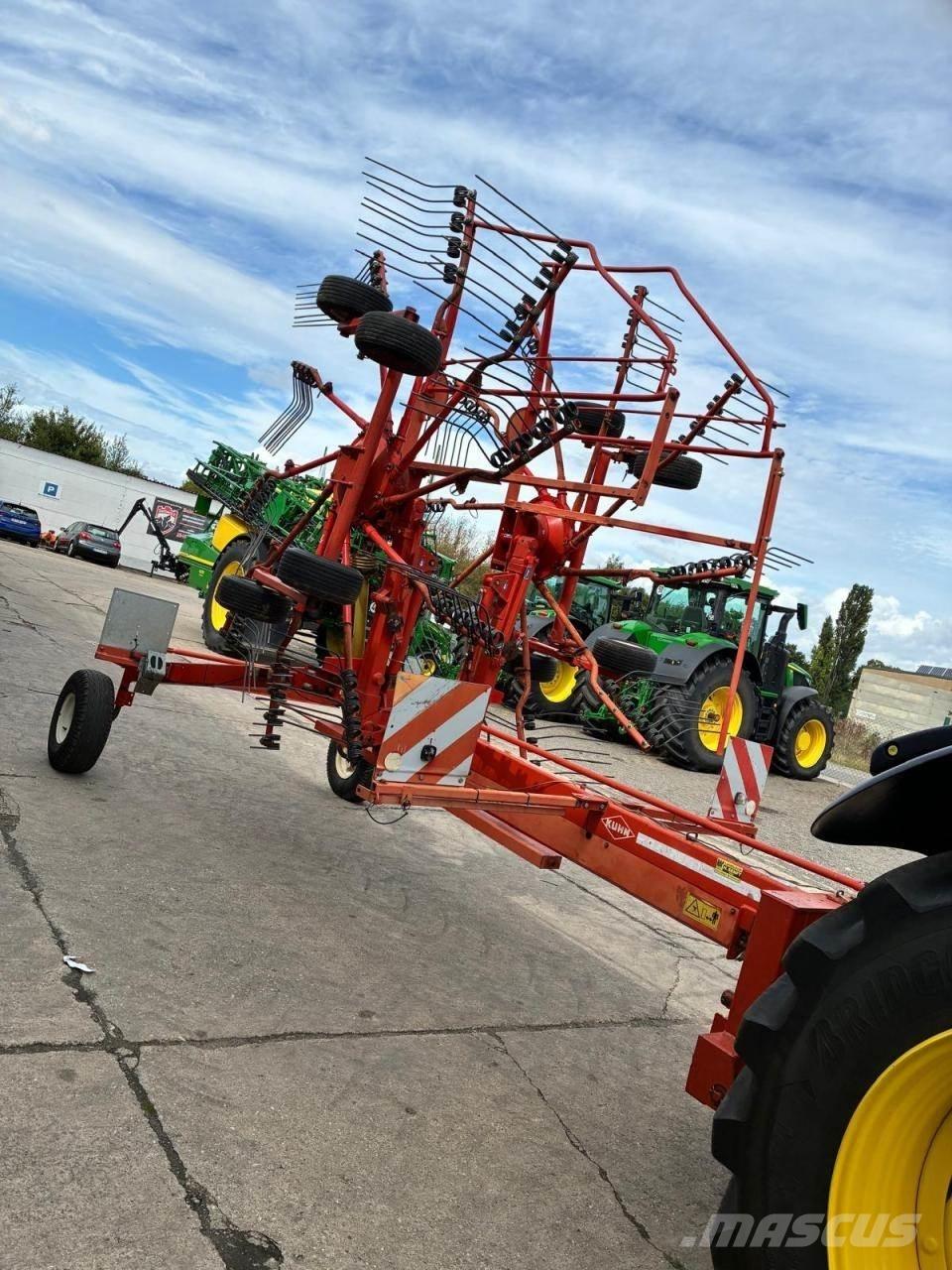 Kuhn GA 7301 Swathers \ Windrowers