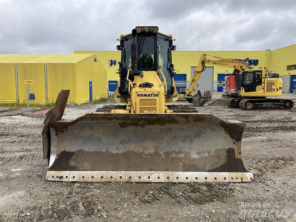 Komatsu DX 51 PX 22 Crawler dozers