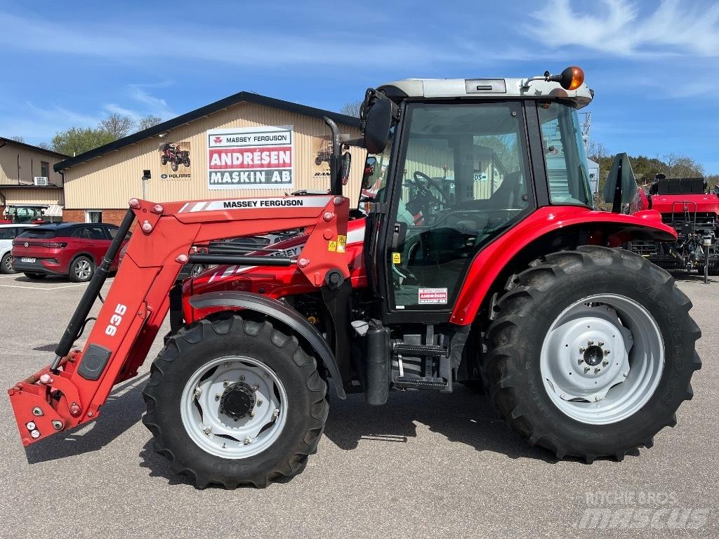 Massey Ferguson 5435 Tractors