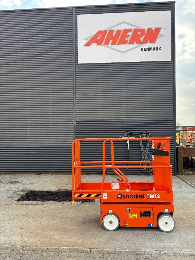 Snorkel TM 12 Vertical mast lifts