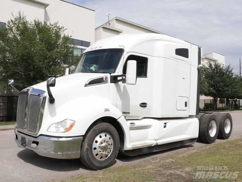 Kenworth T 680 Conventional Trucks / Tractor Trucks