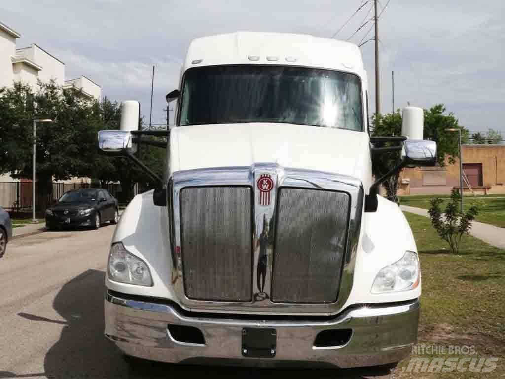 Kenworth T 680 Conventional Trucks / Tractor Trucks
