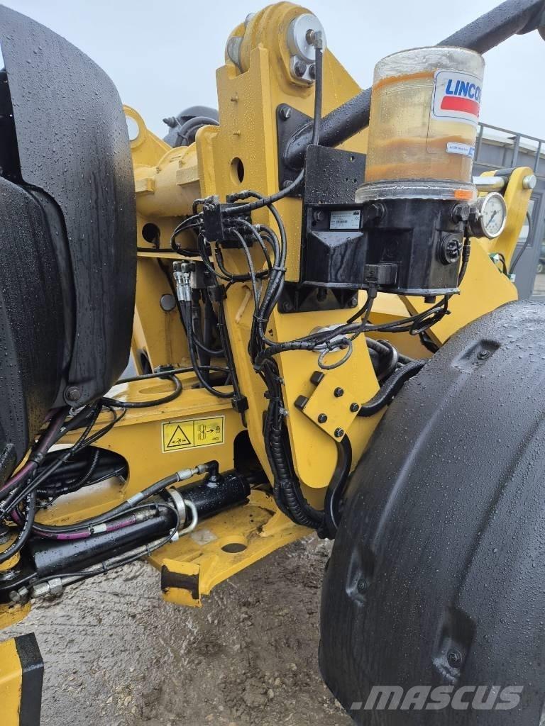 CAT 906M Wheel Loaders