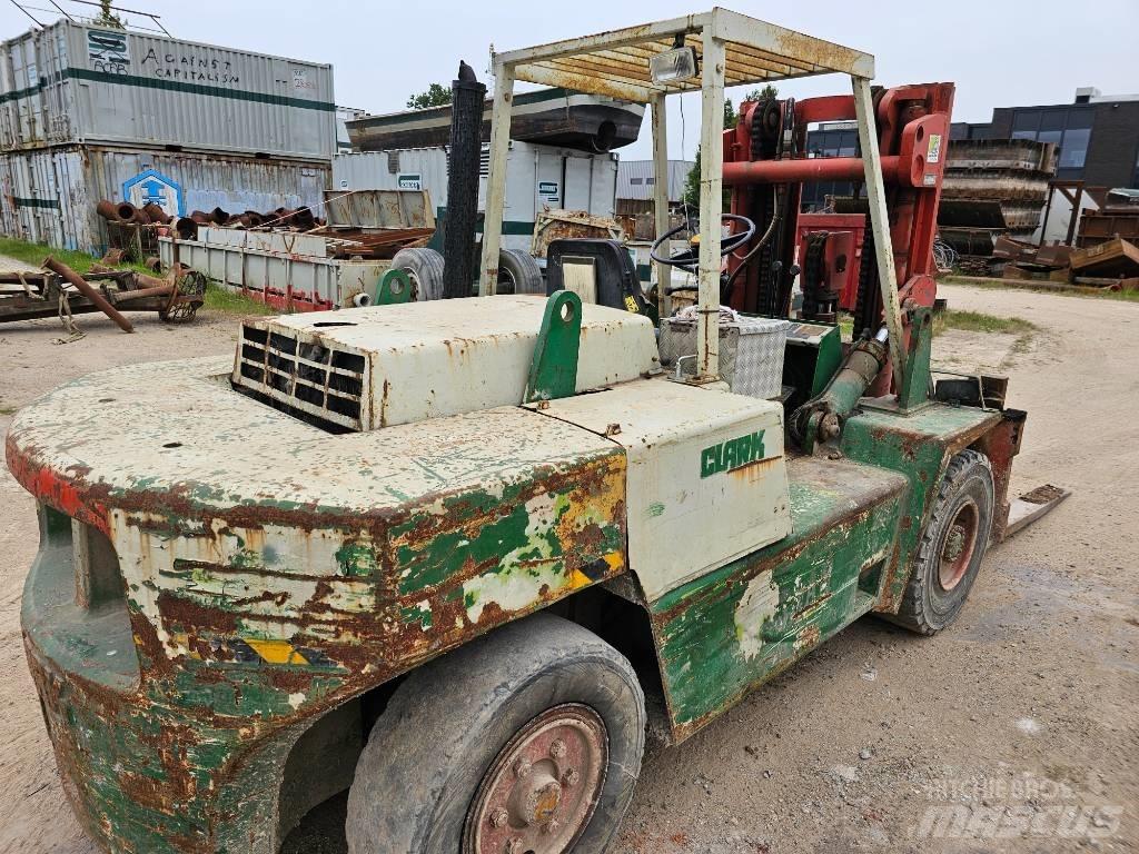 Clark DPH 70 Diesel Forklifts
