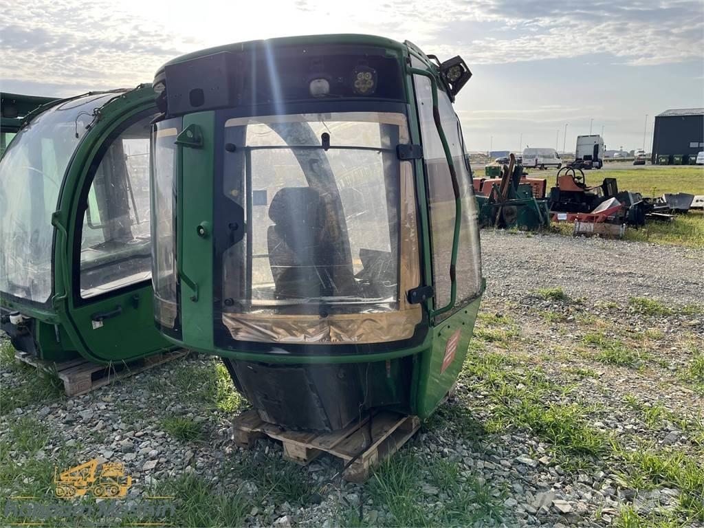 John Deere 1010E Cabins and interior