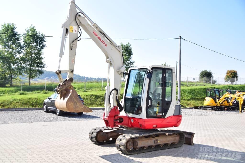 Takeuchi TB250 , A/C Mini Excavators <7t (Mini Diggers)
