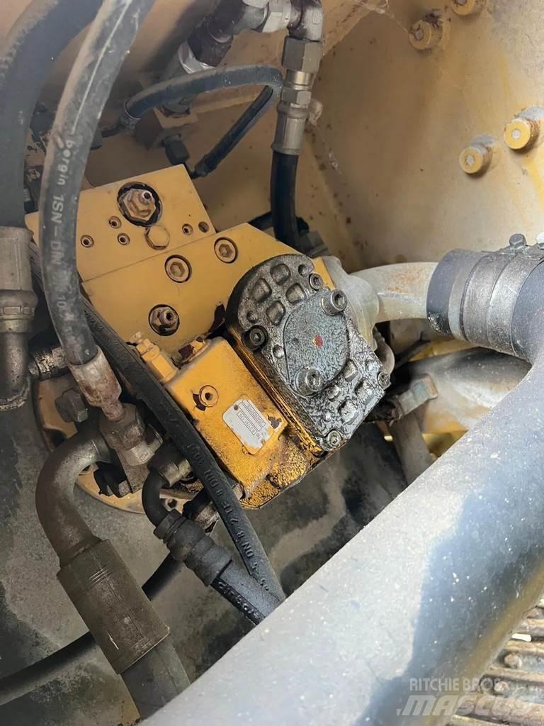 CAT 211B Crawler Excavators