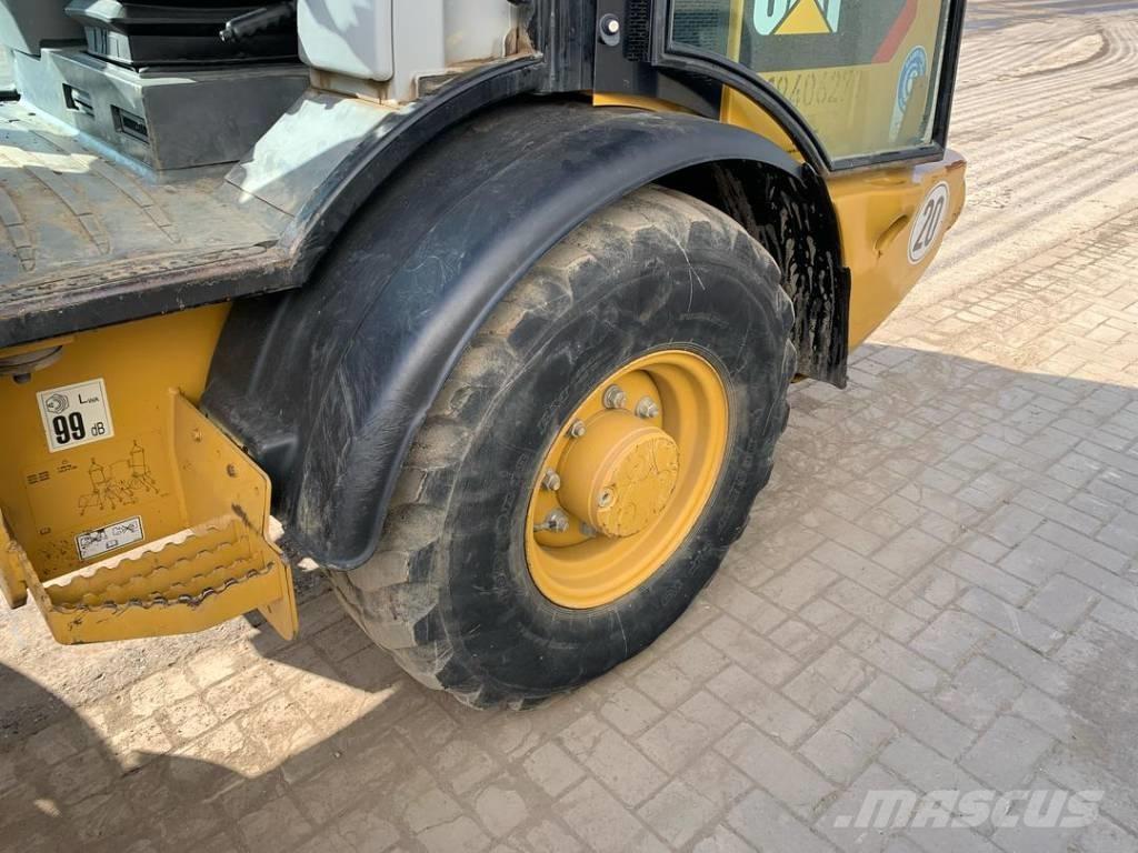 CAT 906 Wheel Loaders