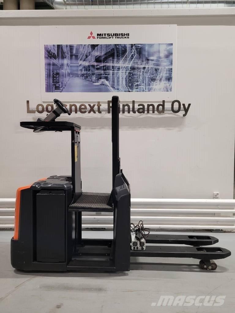 Rocla PLS25D Low lift order picker