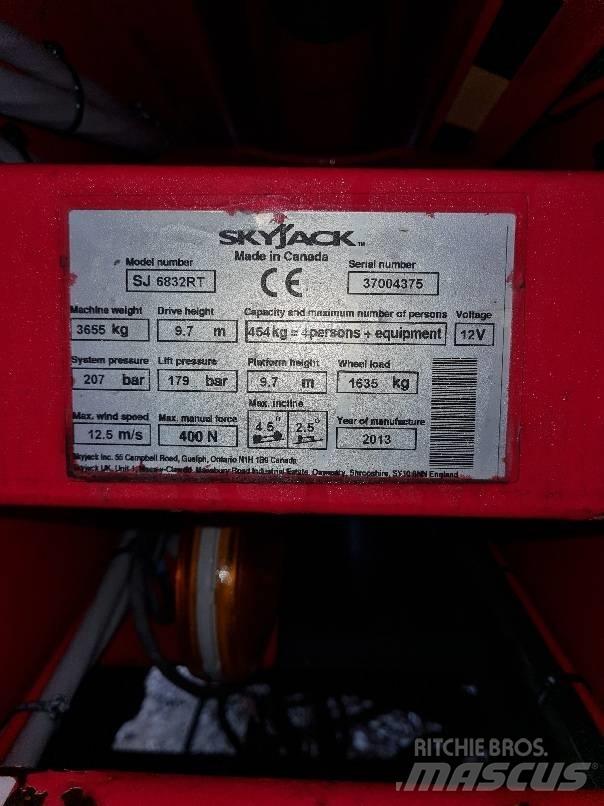SkyJack SJ 6832 Scissor Lifts