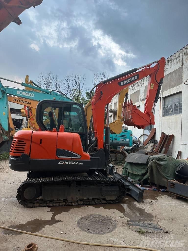 Doosan DX 60 Midi excavators  7t - 12t