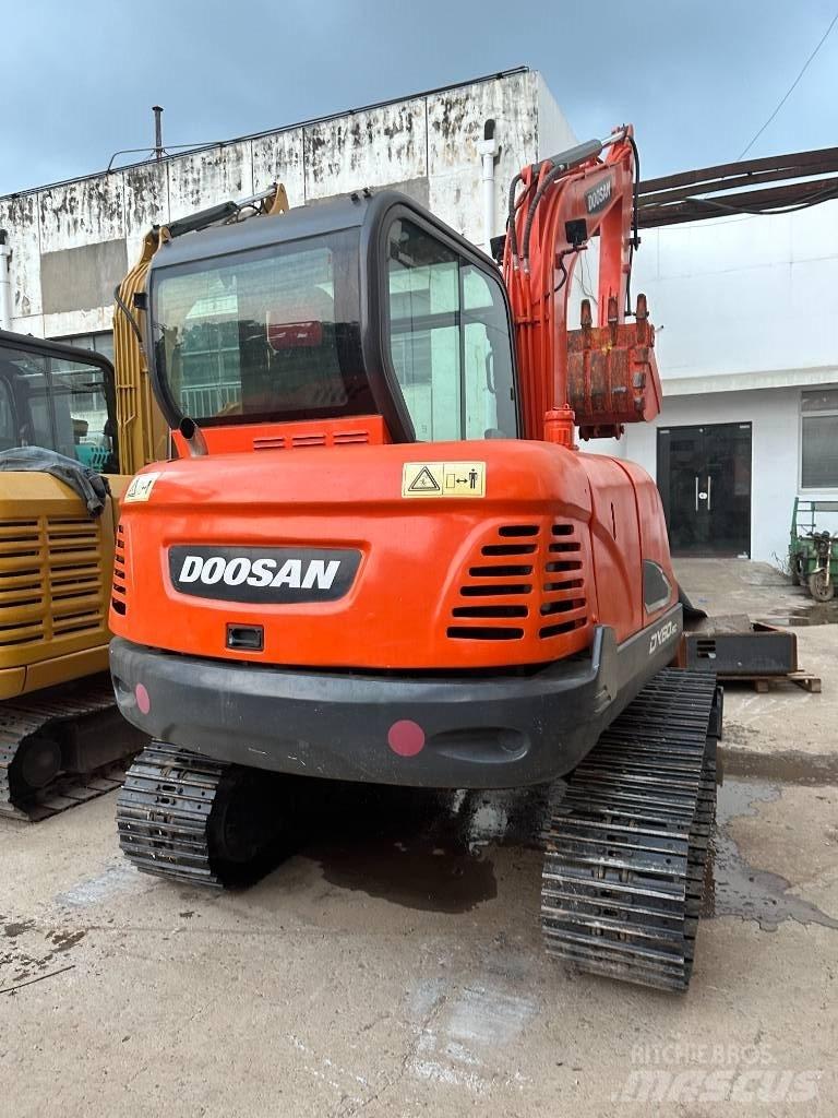 Doosan DX 60 Midi excavators  7t - 12t