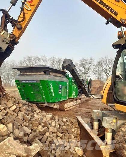 McCloskey J3CR Crushers