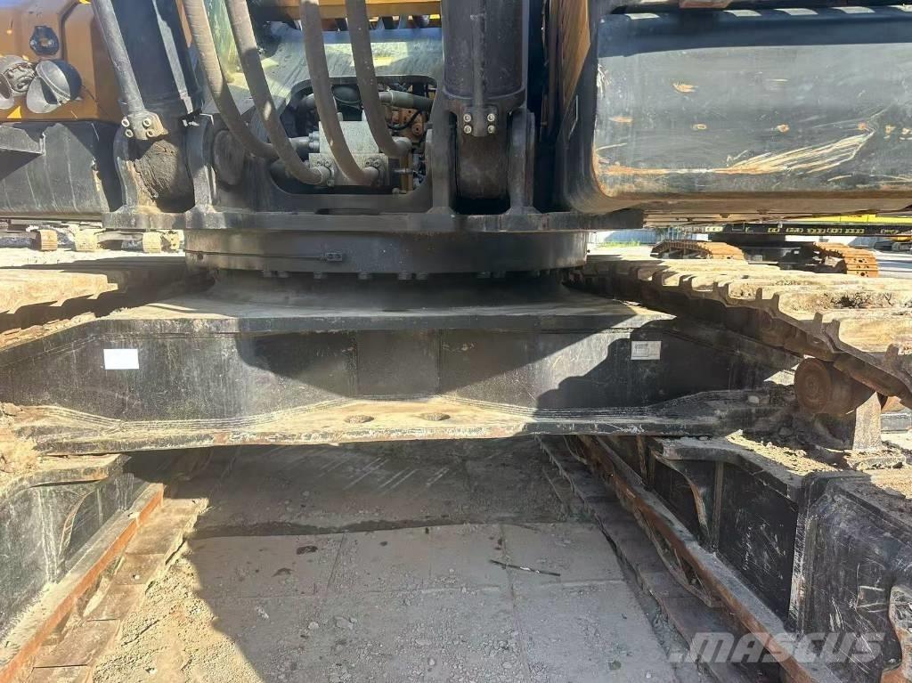 Sany 750 Crawler Excavators