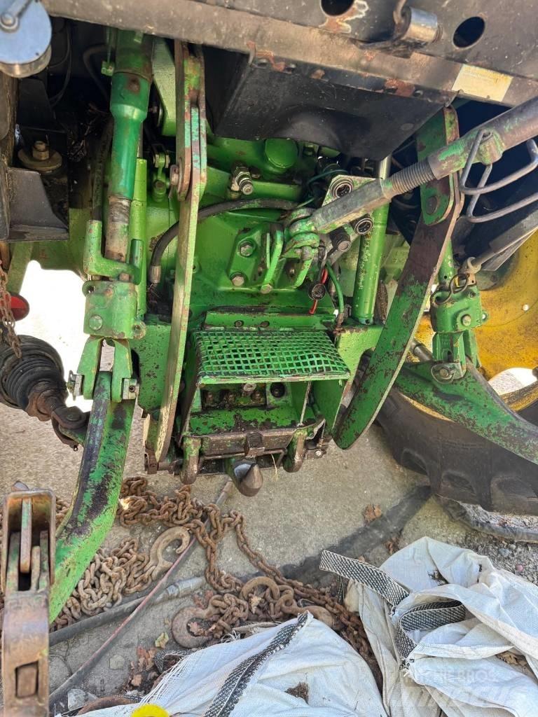 John Deere 2850 Tractors