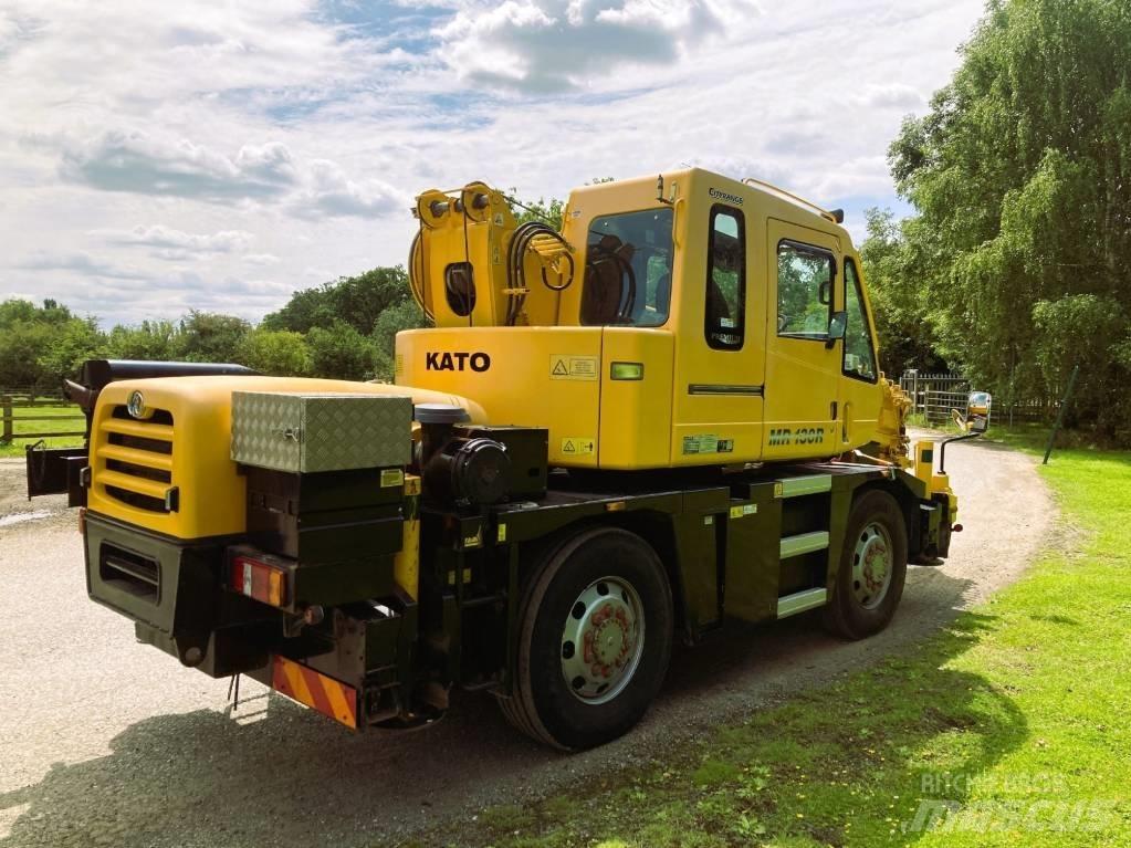 Kato MR 130R Mobile and all terrain cranes