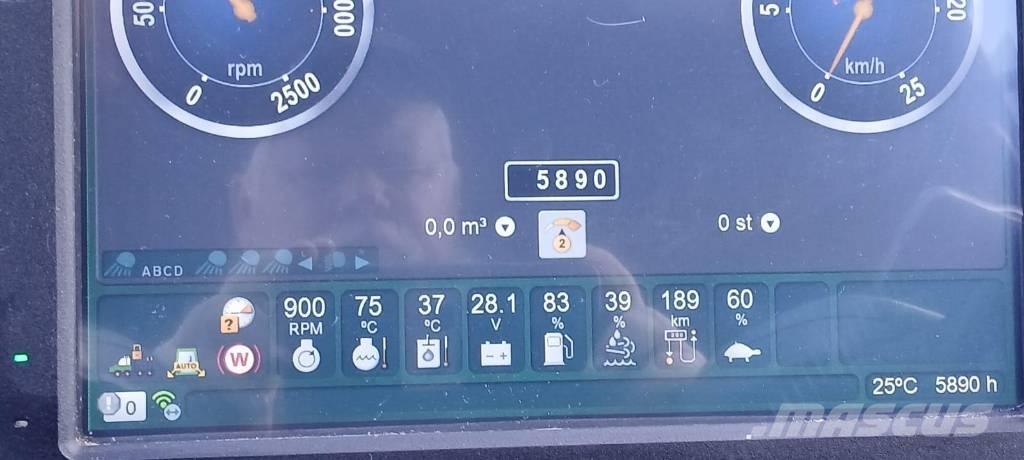 John Deere 1110 G Forwarders