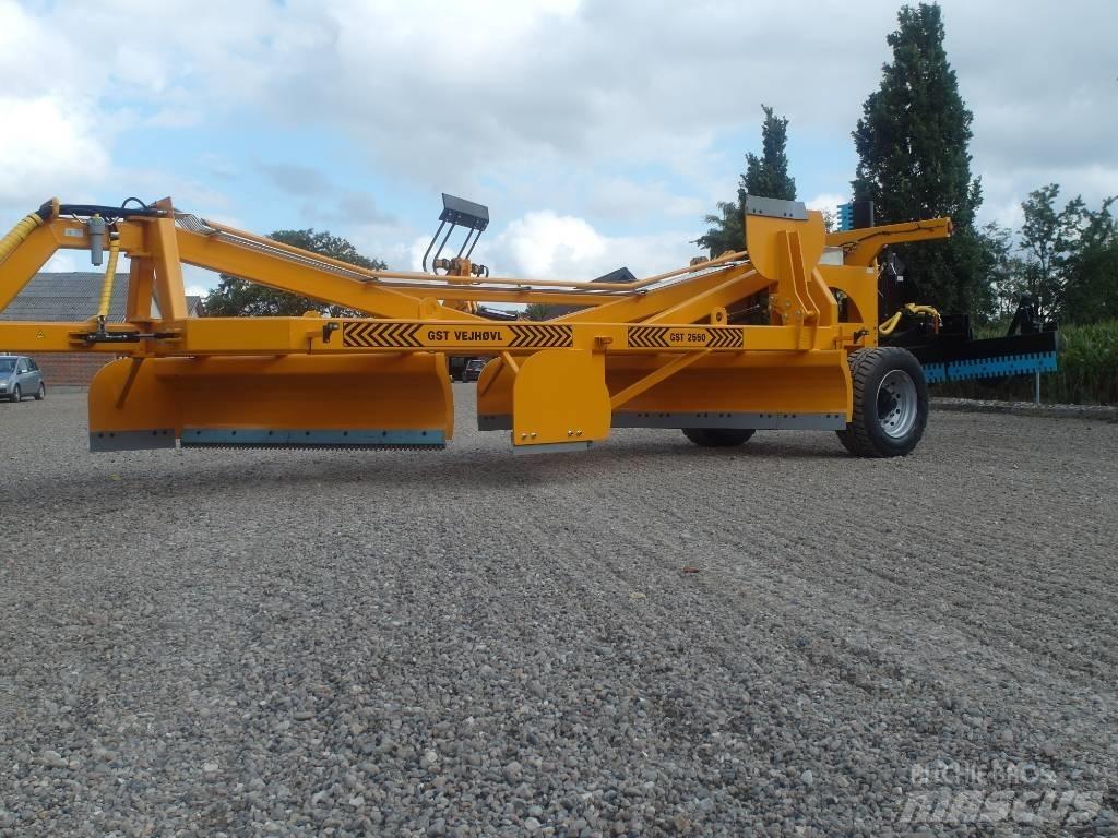 GST VEJHØVL 2550 Motor Graders