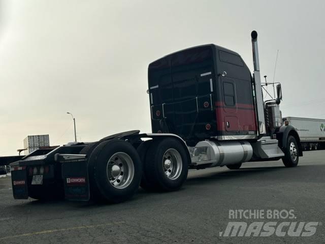 Kenworth W 900 B Conventional Trucks / Tractor Trucks