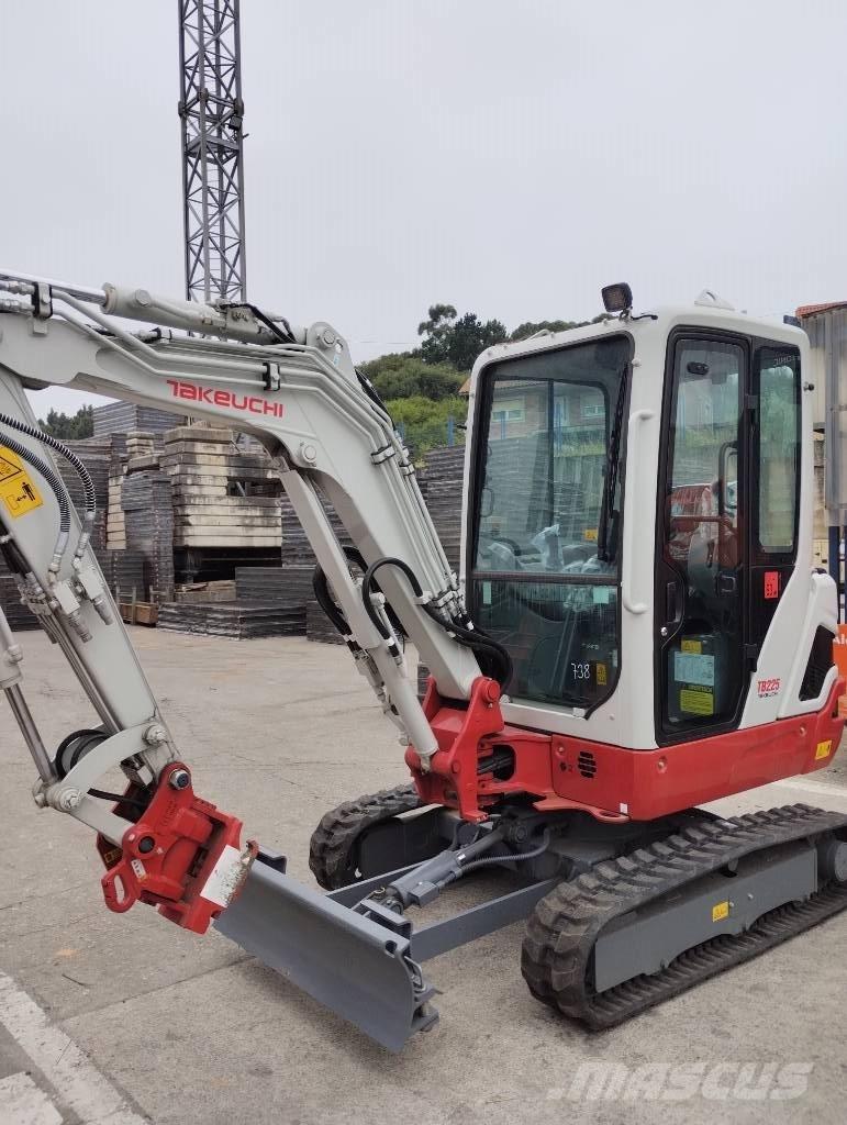 Takeuchi TB 225 Mini excavators < 7t (Mini diggers)