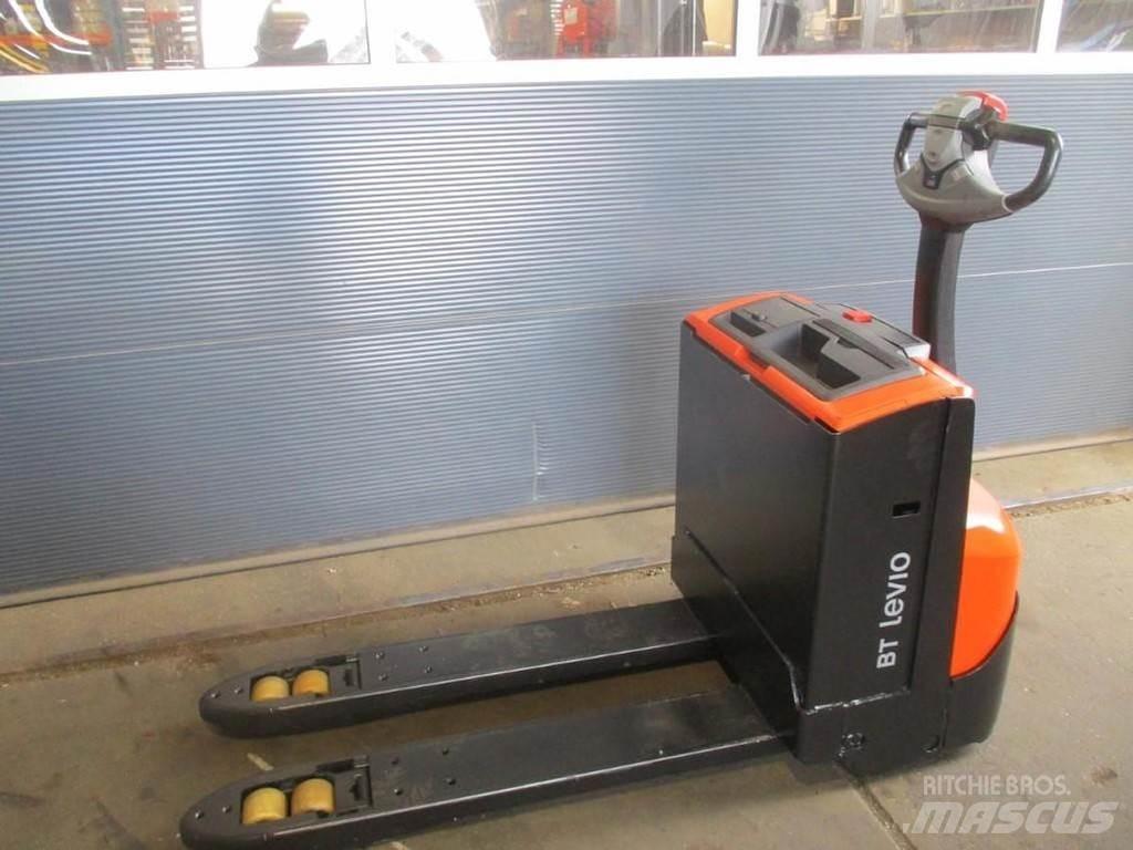 Toyota LWE 200 Low lifter