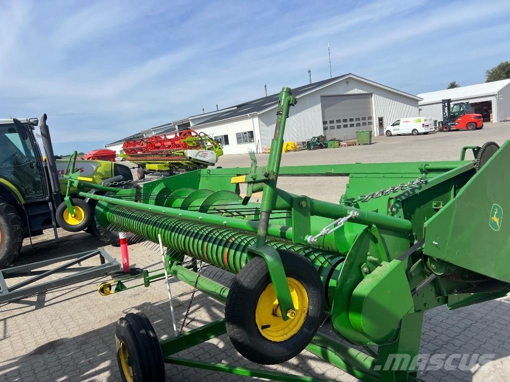 John Deere Pickup Combine Attachments