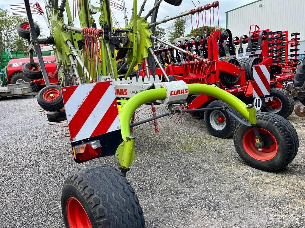 CLAAS Liner 2900 Rakes and tedders