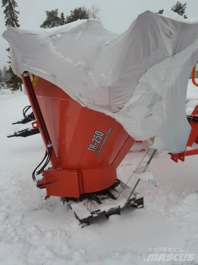 TR 250  HB Snow Blowers