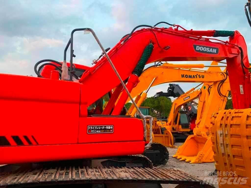 Doosan DX 225 LC Crawler Excavators