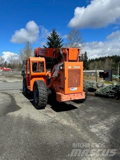 JLG 10054 Rough Terrain Trucks