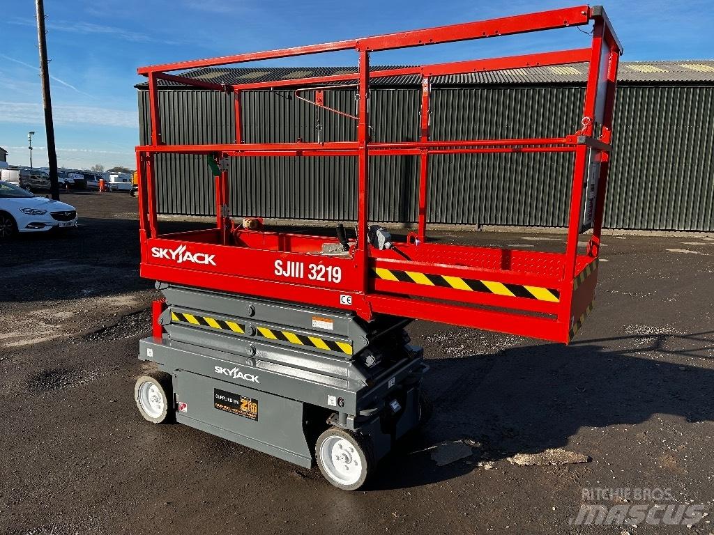 SkyJack SJ 3219 Scissor Lifts