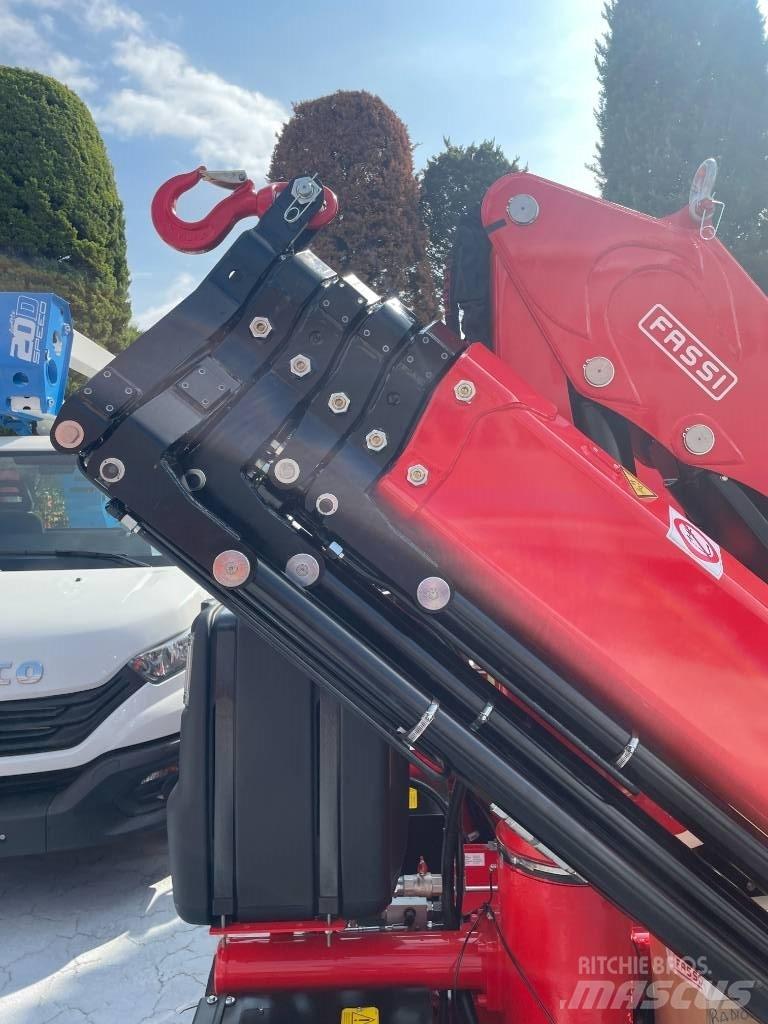 Fassi F195A.1.25 Knuckleboom cranes