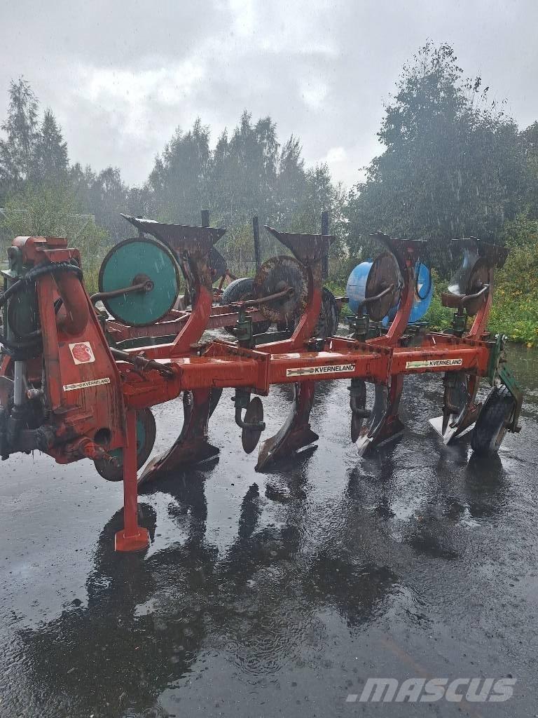 Kverneland W2 Reversible ploughs
