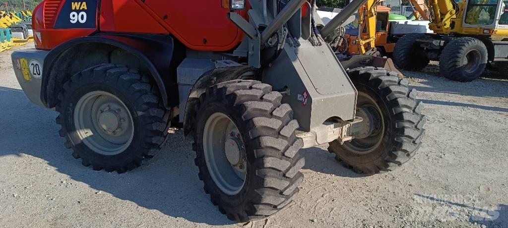 Komatsu WA 90 Wheel Loaders