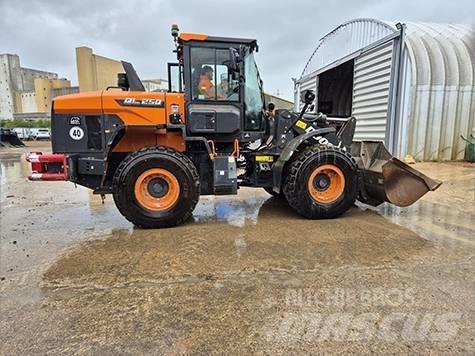 Doosan DL 250-7 Wheel Loaders