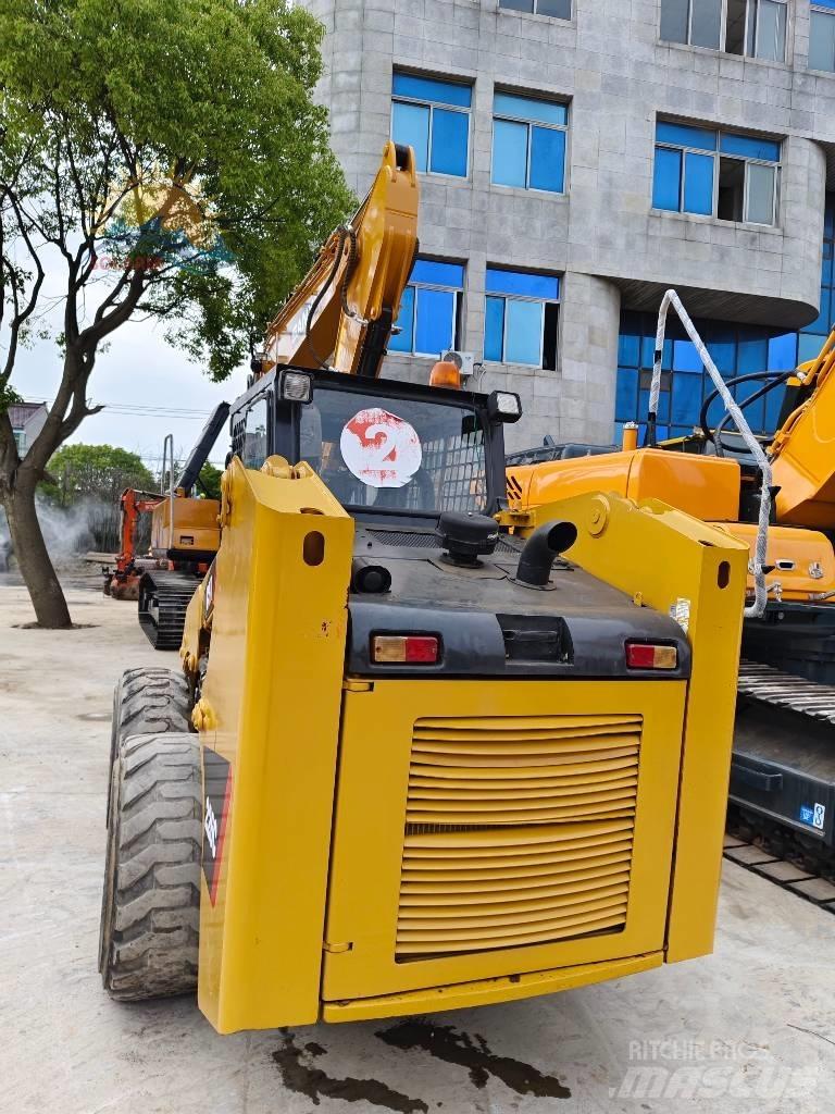 CAT 226 C Skid Steer Loaders