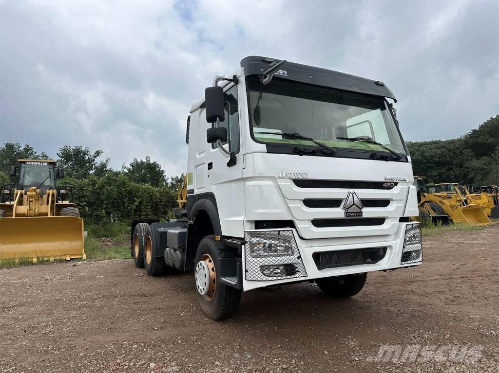 Howo 420hp Conventional Trucks / Tractor Trucks